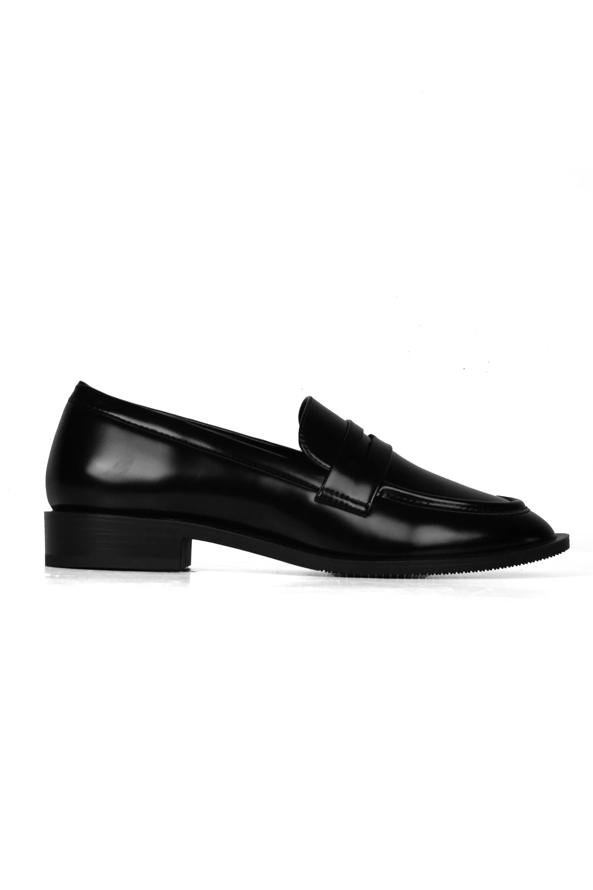 01-5123 Flat Loafer