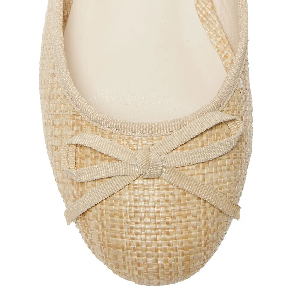 Sandy Flat in Natural Raffia