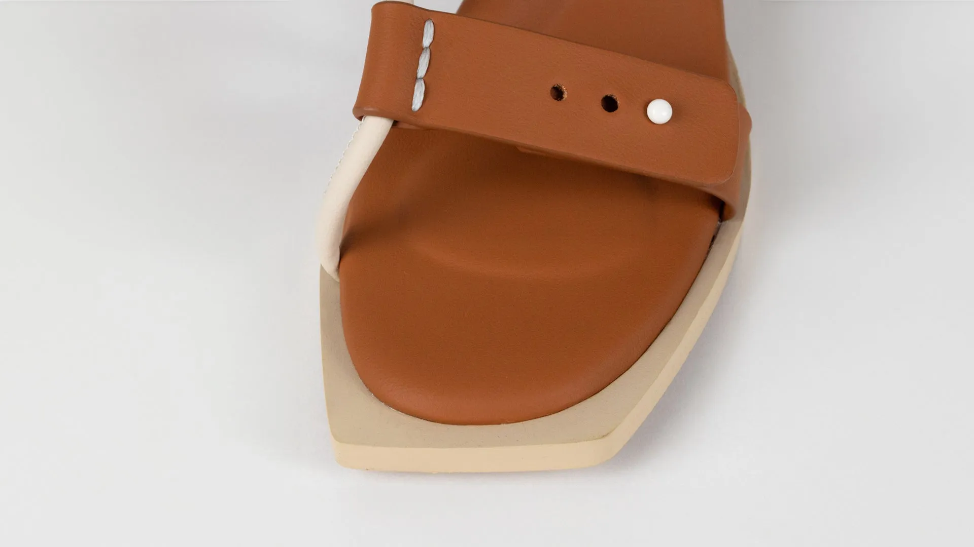 THE SQUOVAL SANDAL