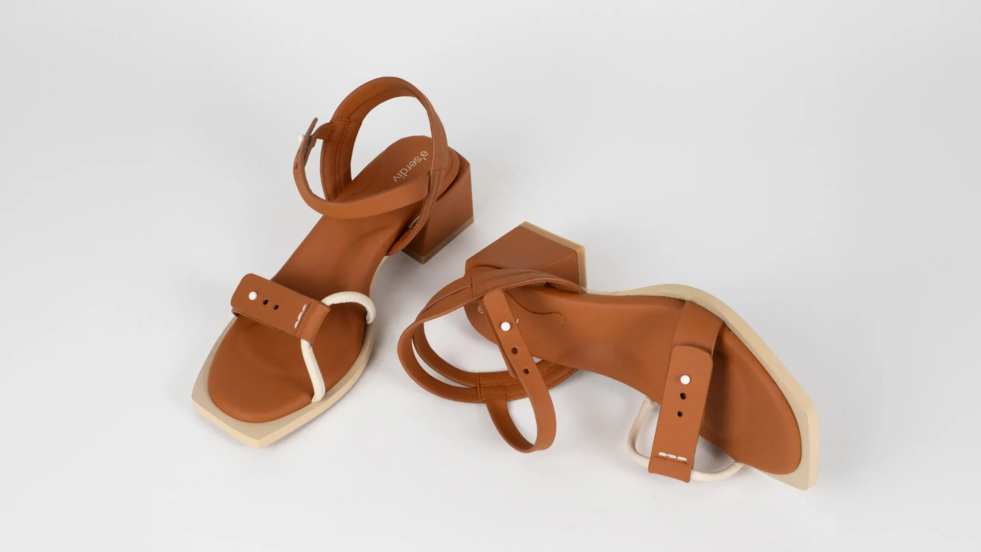 THE SQUOVAL SANDAL